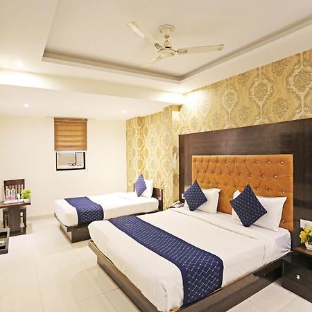 Hotel Iconic Near Delhi Igi International Airport 新德里 外观 照片